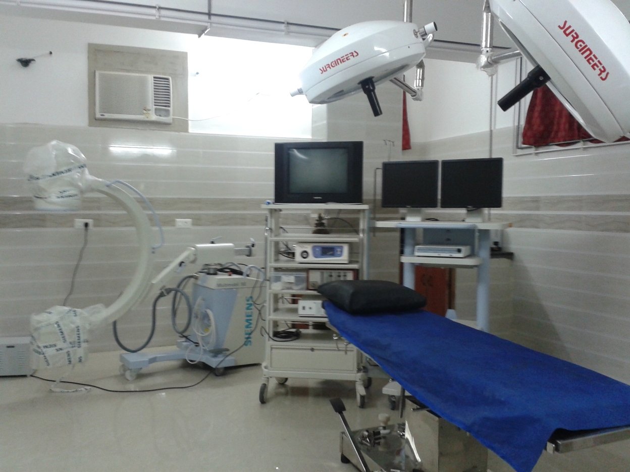 Modern Operation Theatre with Surgineers lights and Siemens C-arm
